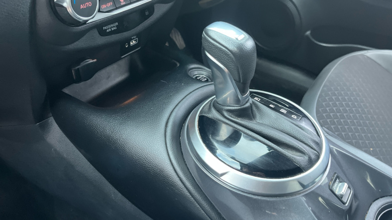 Nissan Juke 1.0 DiG-T 114 N-Connecta 5dr DCT Petrol Hatchback